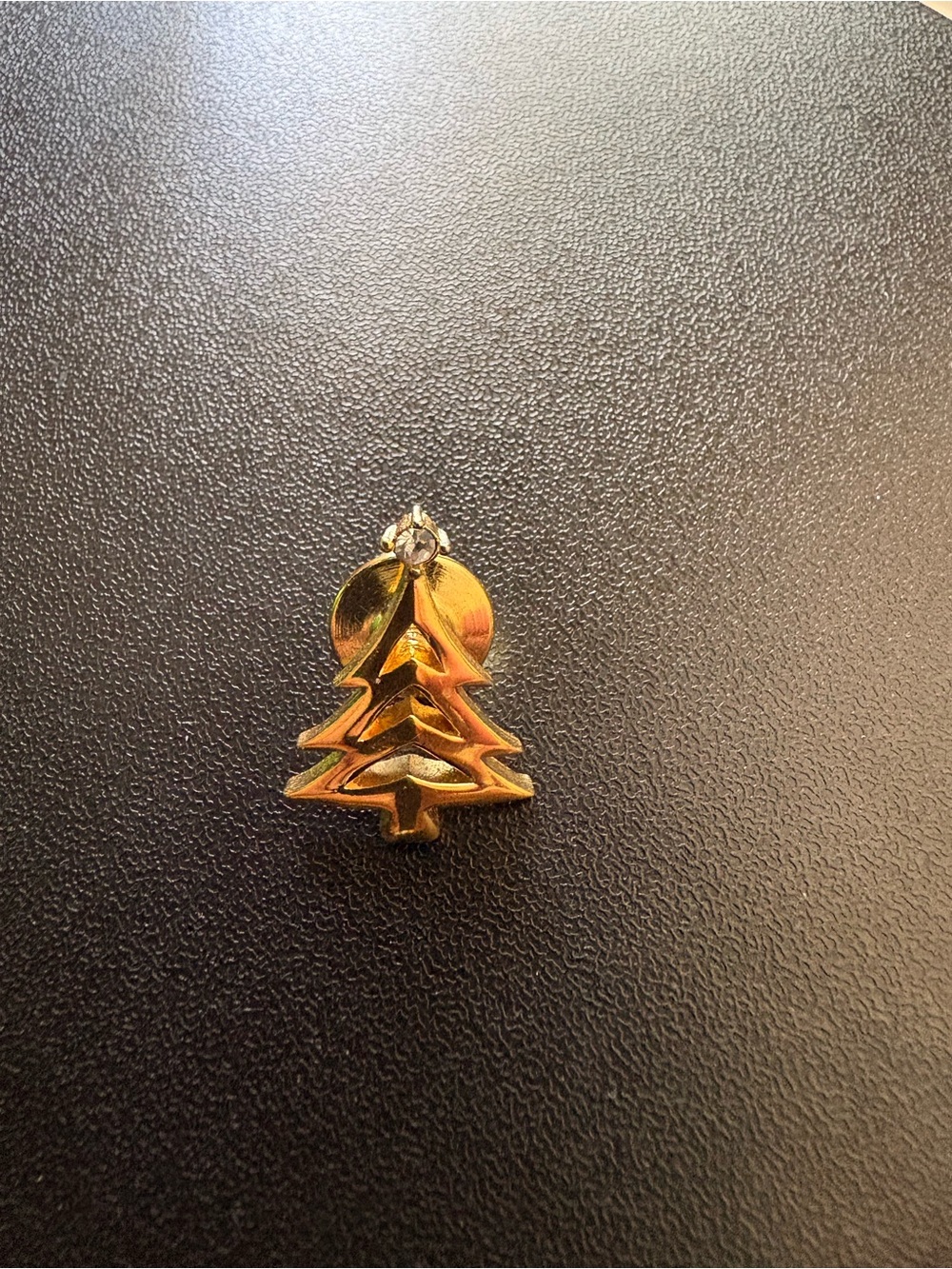 Vintage Collectible Avon Christmas Tree Colorful Metal Pin Back Lapel Pin